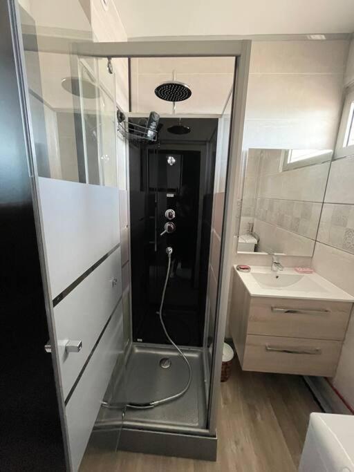 Joli Studio Cabine 1Ere Ligne Avec Parking Prive Palavas-les-Flots Exterior foto